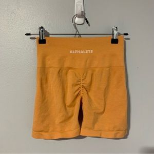 Alphalete amplify shorts cheeky coral size S